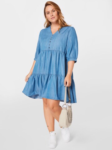 Forever New Curve Jurk 'Judy' in Blauw