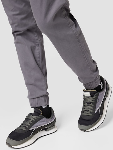 HOLLISTER Tapered Trousers in Grey