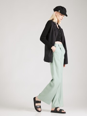 Tally Weijl Loose fit Pleat-Front Pants in Green