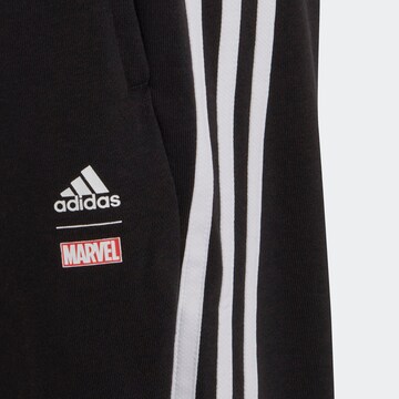 ADIDAS SPORTSWEAR Loosefit Sportnadrágok 'Marvel Spider-Man' - fekete