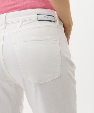 BRAX Regular Shorts 'Maple' in Weiß