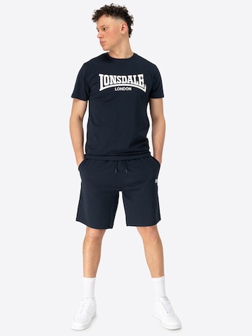 Trening de la LONSDALE pe albastru
