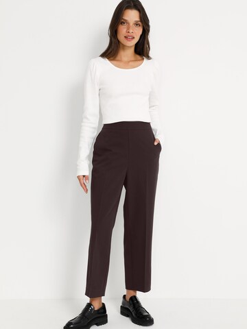 Regular Pantalon à plis 'Sakura' Kaffe en marron