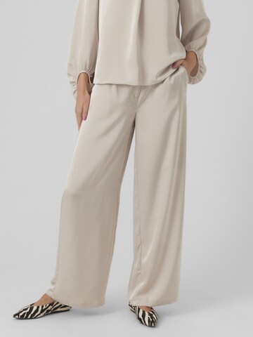 VERO MODA Wide leg Pleat-Front Pants 'Lovie' in Beige: front