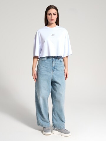T-shirt 'Philomena' NOWIHT en blanc