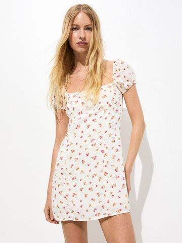 Abito estivo di Pull&Bear in rosso