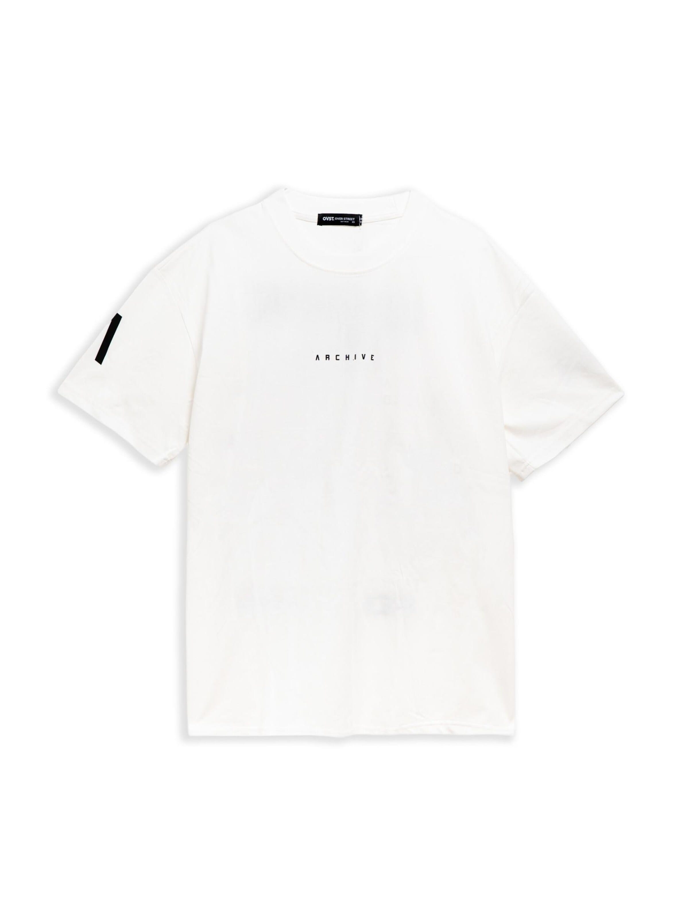 OVER STREET - Camiseta 'Camiseta blanca resertricted world tour oversized tee' en blanco