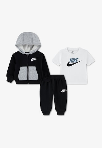 Set de la Nike Sportswear pe negru: față