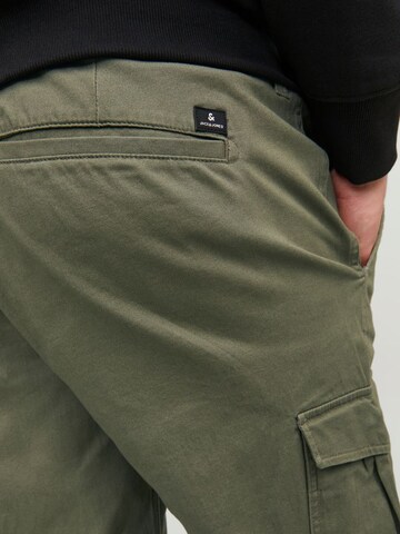 Regular Pantalon cargo Jack & Jones Plus en vert