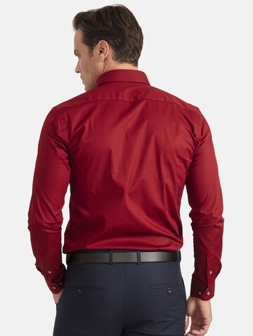 Coupe regular Chemise 'Josh' Sir Raymond Tailor en rouge