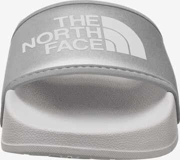 THE NORTH FACE Buty na plażę/do kąpieli 'Base Camp Slide III' w kolorze srebrny