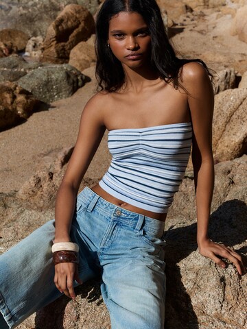 Tops en tricot Bershka en bleu : devant
