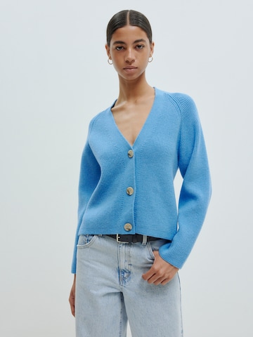 EDITED Knit cardigan 'Logan' in Blue: front