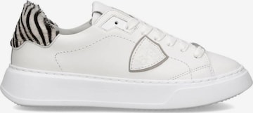 Chaussure à lacets Philippe Model en blanc : devant