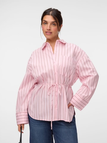 Camicia da donna 'VMCGINA' di Vero Moda Curve in rosa: frontale