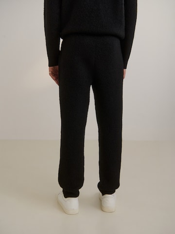 Guido Maria Kretschmer Men Tapered Broek 'Chris' in Zwart
