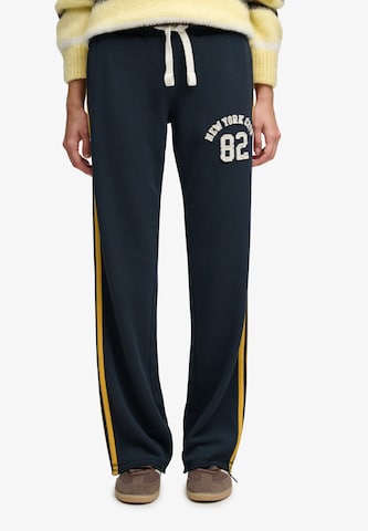 Loosefit Pantalon 'Athletic Essentials' Superdry & Co en rouge : devant