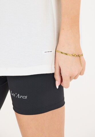 Les'Arcs Performance shirt 'Tynan' in White