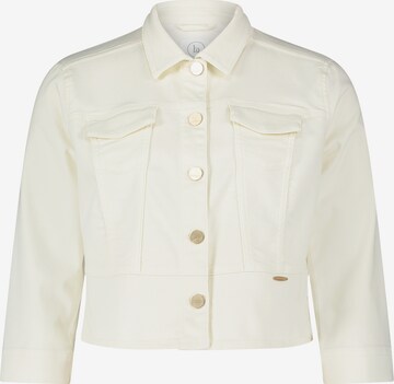 Betty & Co Between-Season Jacket in White: front