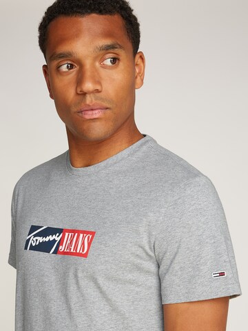 Maglietta di Tommy Jeans in grigio