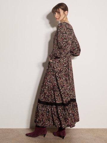 Apricot Dress ' ' in Black