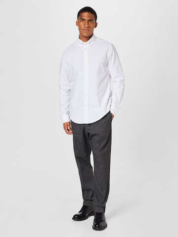 NN07 - Ajuste regular Camisa 'Arne' en blanco