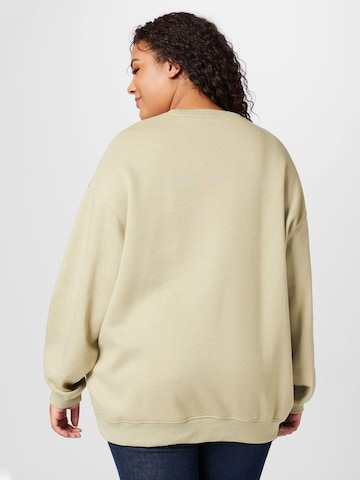 Sweat-shirt Nasty Gal Plus en vert