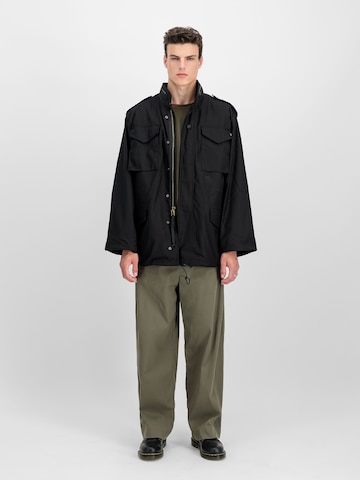 ALPHA INDUSTRIES Övergångsjacka i svart