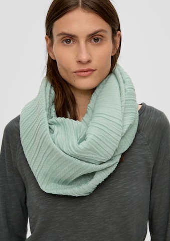 s.Oliver Scarf in Green: front