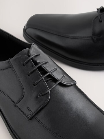 Chaussure à lacets Next en noir