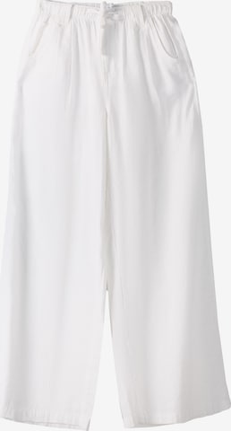 Bershka Wide leg Trousers in White: front