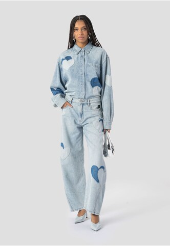 Regular Jean 'Noraline' Elias Rumelis en bleu