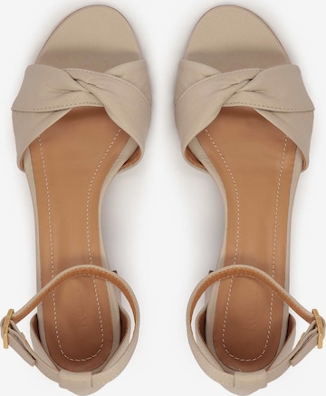 Sandalo di Kazar in beige