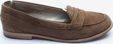 Tod's Flats & Loafers in 40 in Brown: front