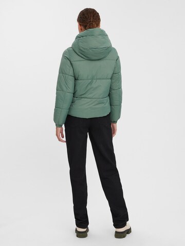 VERO MODA - Casaco de inverno 'Uppsala' em verde