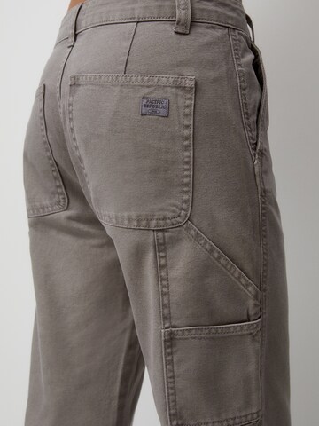 Pull&Bear Regular Pants in Grey