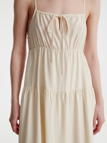 Robe d’été 'Jolina' EDITED en beige