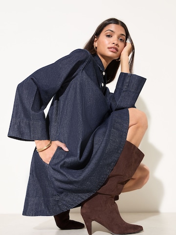 Rochie de la Friends Like These pe albastru