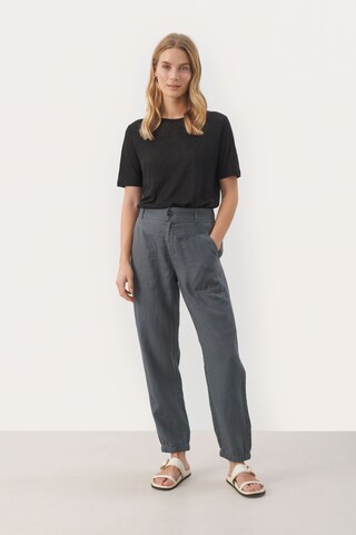 Effilé Pantalon 'Shenas' Part Two en gris