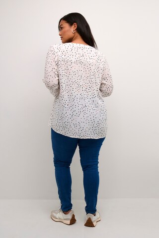 KAFFE CURVE - Blusa 'Ami' en blanco