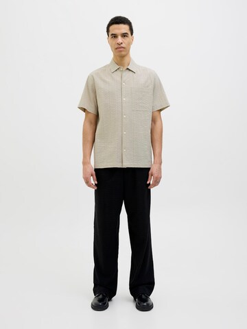 Jack & Jones Premium - Ajuste confortable Camisa 'JPRCCEASTON' en beige