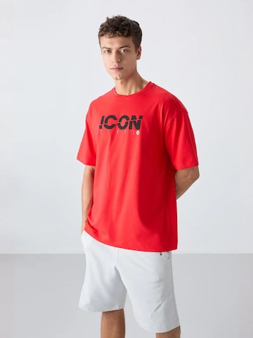 Tommy Life Shirt in Red: front