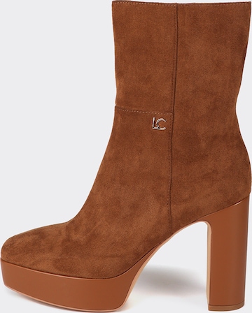 Lola CasademuntGležnjače - smeđa boja: prednji dio