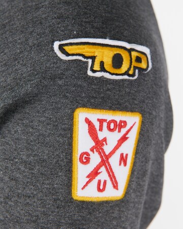 TOP GUN Sweatshirt in Grau