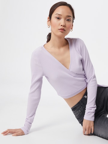 T-shirt GLAMOROUS en violet : devant