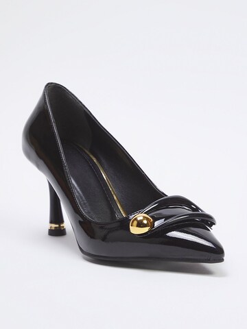 Escarpins Trendyol en noir : devant