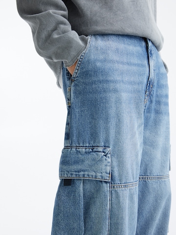 Loosefit Jeans cargo di Pull&Bear in blu