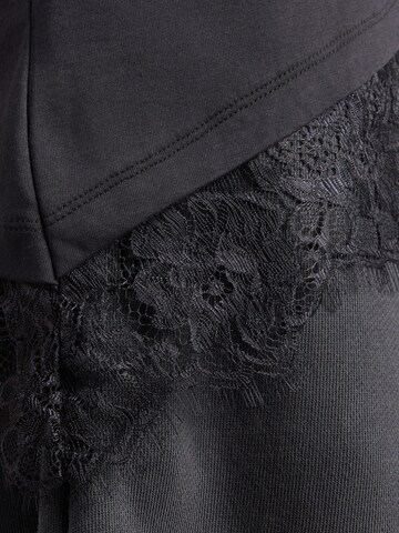 Noisy may Shirt 'NMEASY' in Black