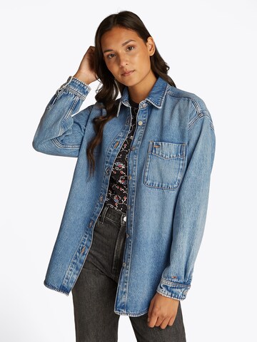 Tommy Jeans Преходно яке в синьо: отпред