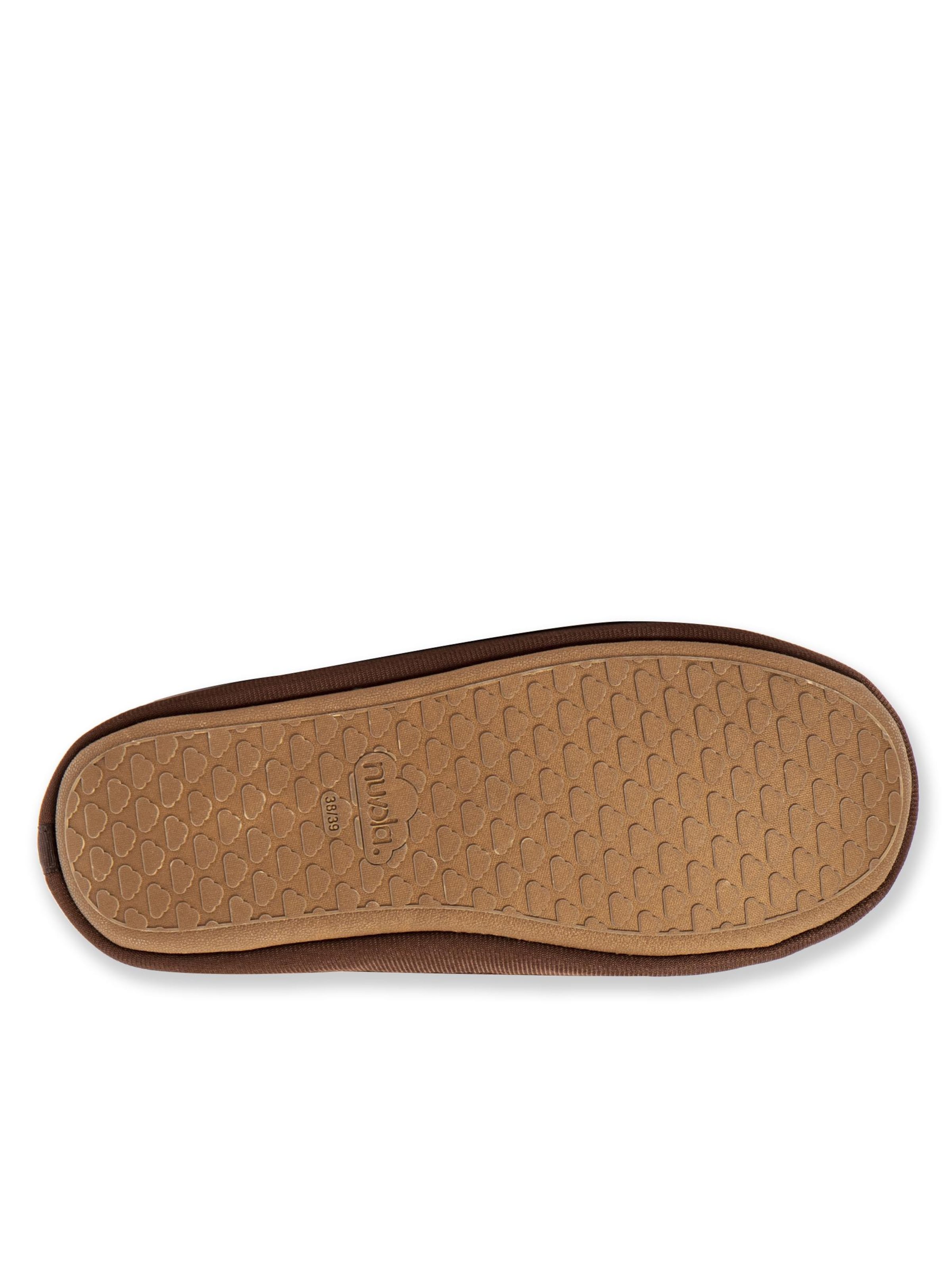 Ciabatta 'Classic Velvet' di Nuvola. in marrone